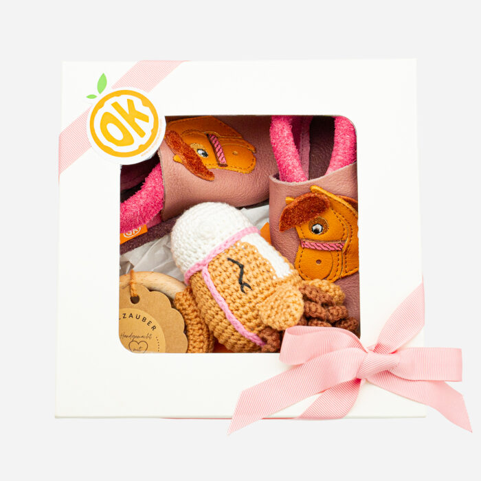 Pony Geschenkset - Rassel & Krabbelschuhe